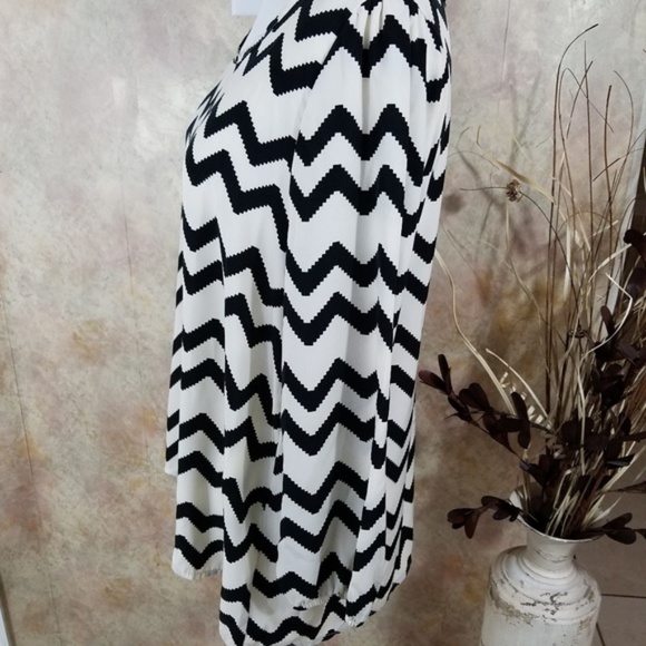 Anthropologie Francesca's Chevron Pattern Blouse - Picture 3 of 8